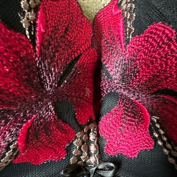 New Marks and Spencer Bra 34D Black Floral - Picture 5 of 10